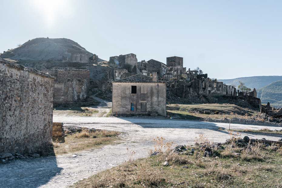 Les lieux abandonnés du barrage de Yesa