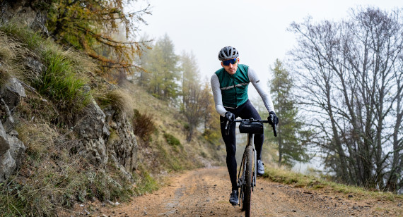 EVOLVE インサレーテッドウインドベスト