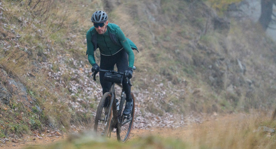 EVOLVE インサレーテッドウインドベスト