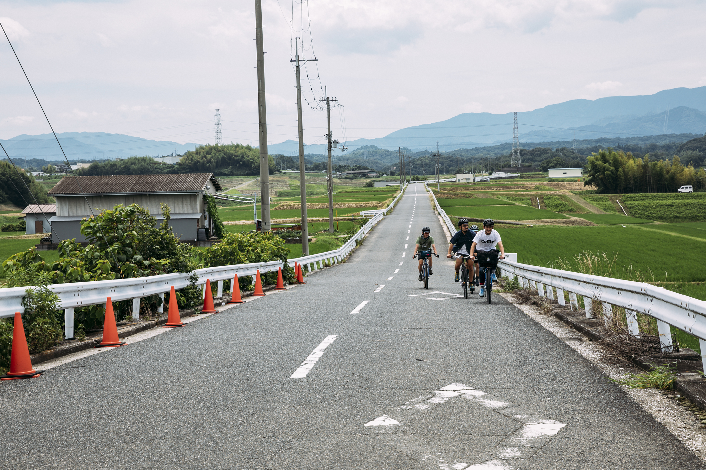 riding gravel in Japan on shimano GRX limited