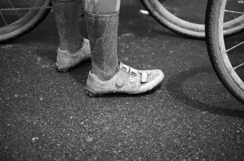 Lissa Mohammad wearing a pair of SHIMANO SH-RX800 Gravel shoes 